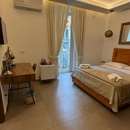 “a Piazzetta” 4* Nápoles