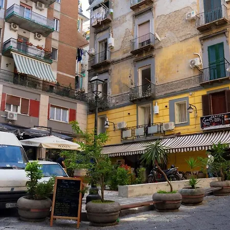 “a Piazzetta” 4* Nápoles
